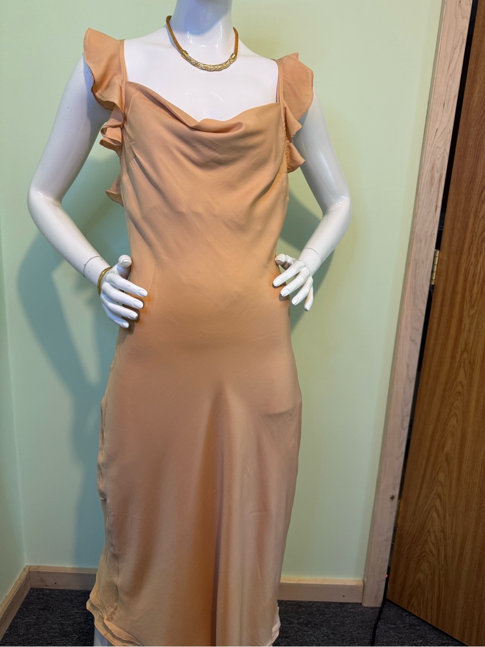 Simple elegance dress by grade & gather.  
1 Med, 1 Lg.  Easy flowing, so pretty